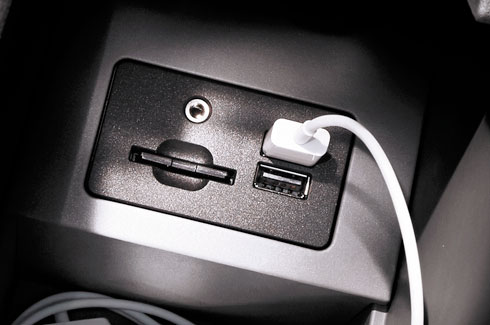 Ford Fiesta 2018 cuenta con puertos USB para que te mantengas conectado.